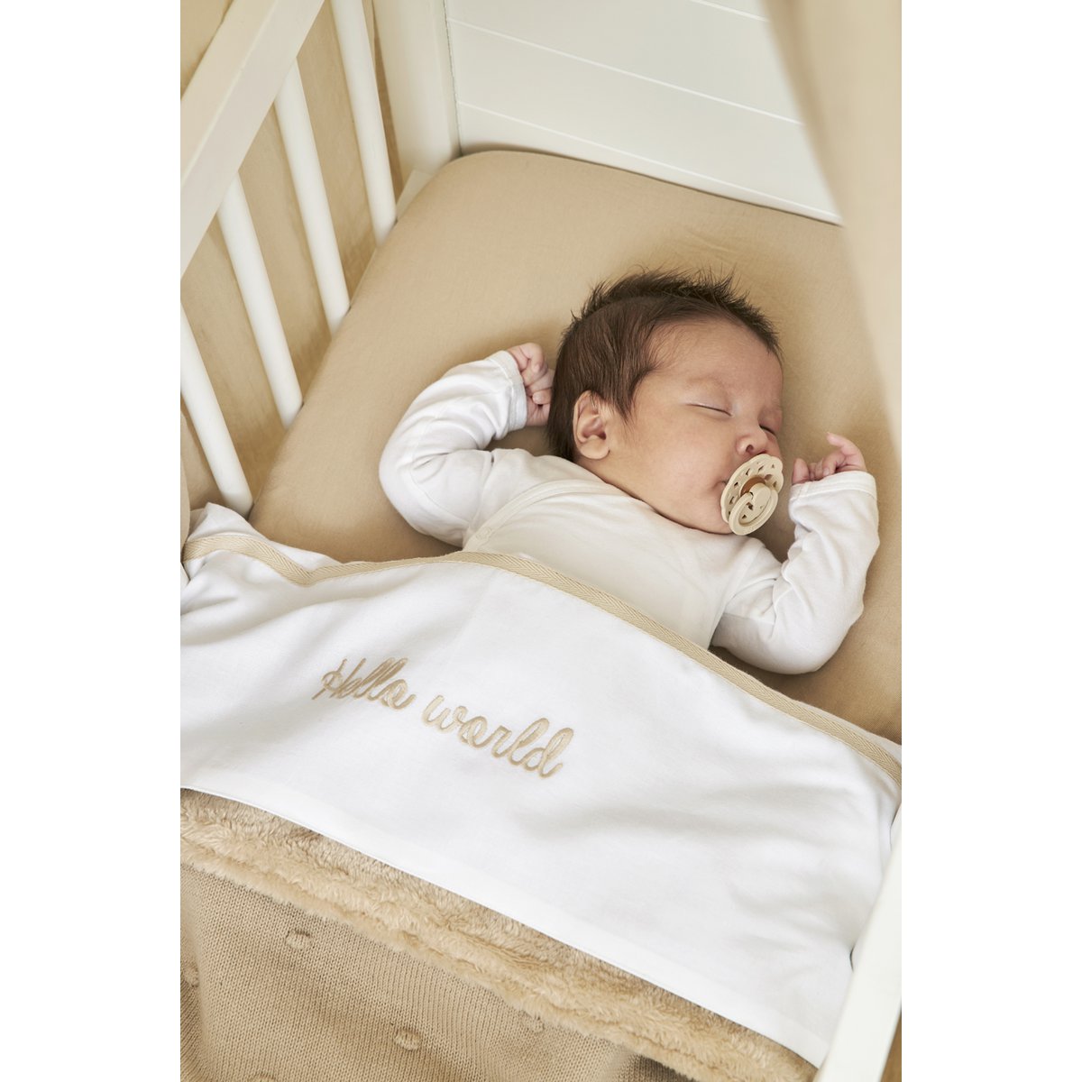 Laken borduur Hello World Sand