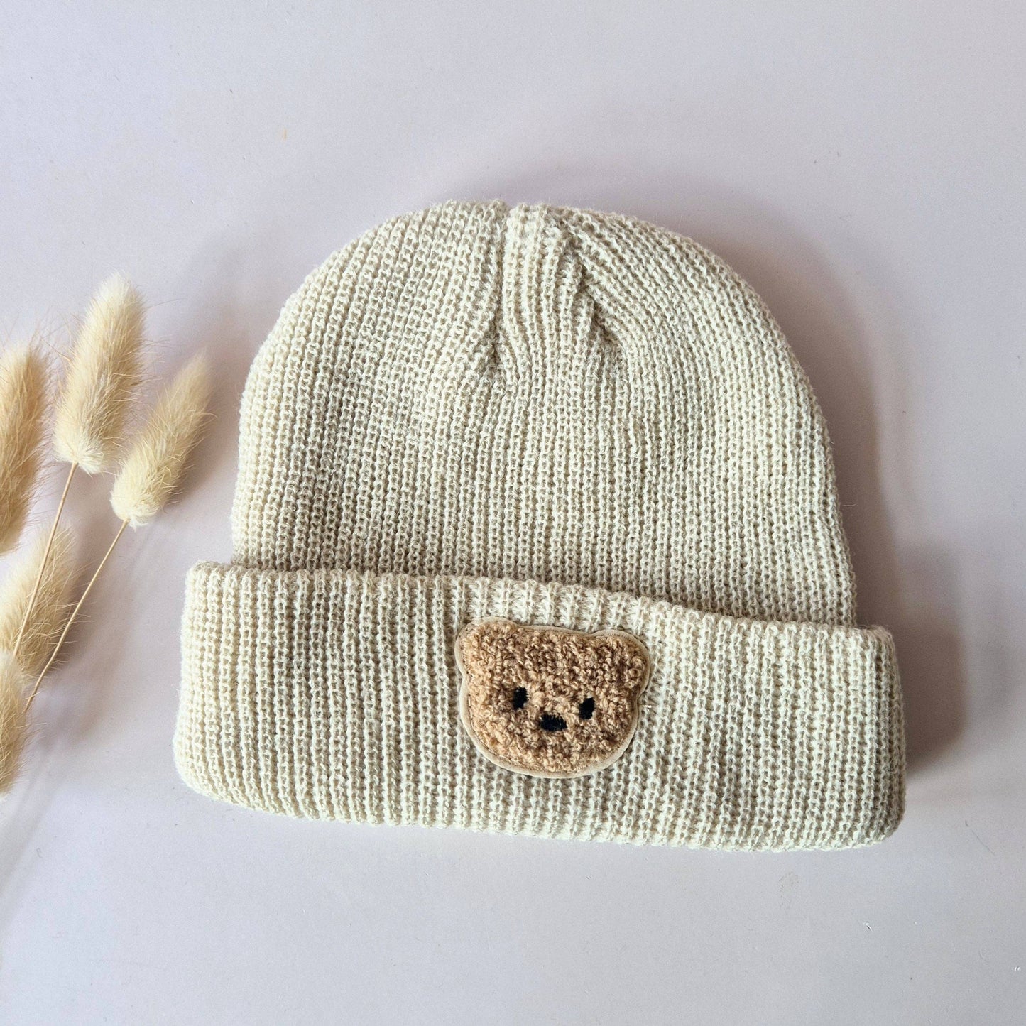 Rammelaartje Beer Beanie – Beige warme gebreide muts voor baby’s en peuters